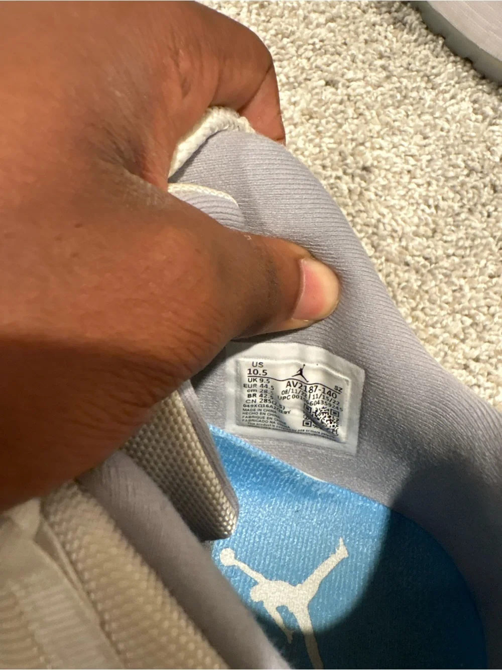 Jordan Low-Top Sneakers in Light Gray, White and Blue